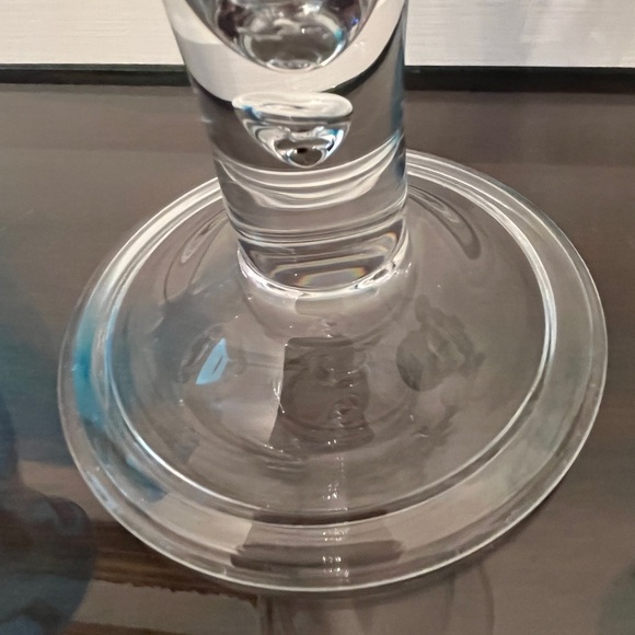 Colonial Williamsburg Restoration, Teardrop Vase CW 2V, Hand Blown Glass - Picture 4 of 10